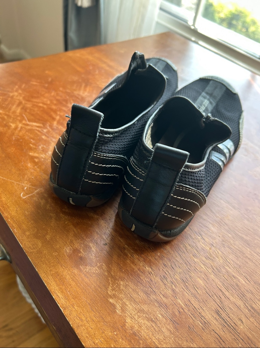 Ladies, black slip on Merrell shoes - Picture 2 of 4